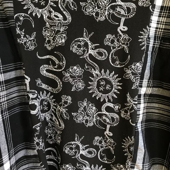 Reworked Flannel Sweatshirt, S-M: Upcycled Oversized, Celestial Sun Moon Serpent - Picture 8 of 9